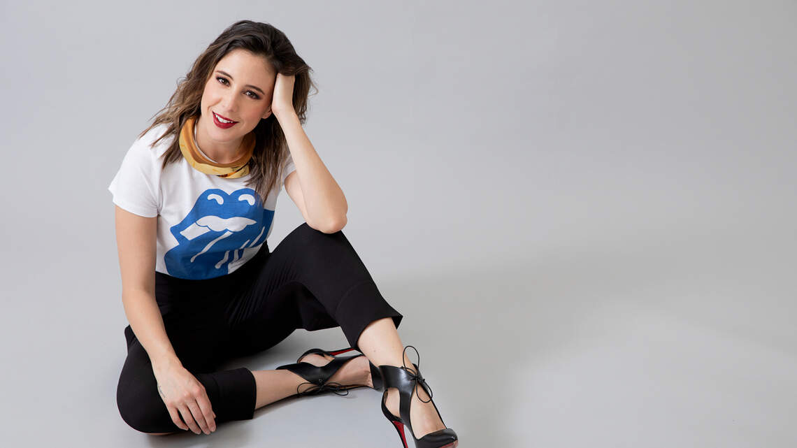 Comediante mexicana explora diversos temas con su nuevo proyecto