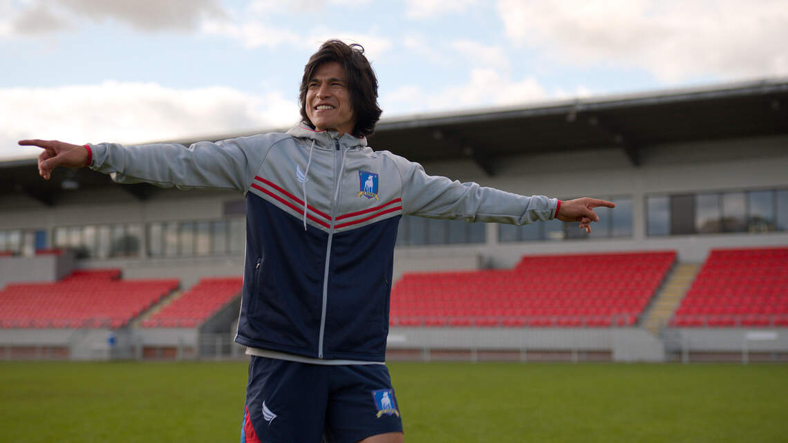 Cristo Fernández va de la cancha a la actuación