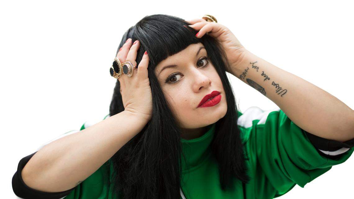 La cantante Amandititita estuvo haciendo periodismo antes de regresar con un nuevo disco.