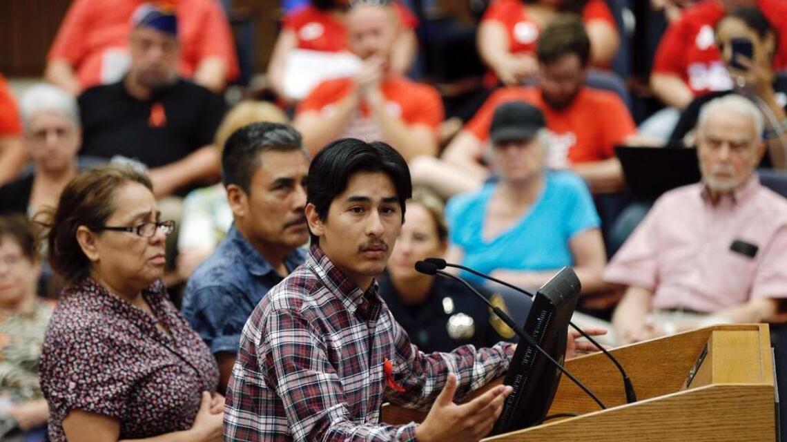 Declina concejo de Fort Worth unirse a demanda contra SB4