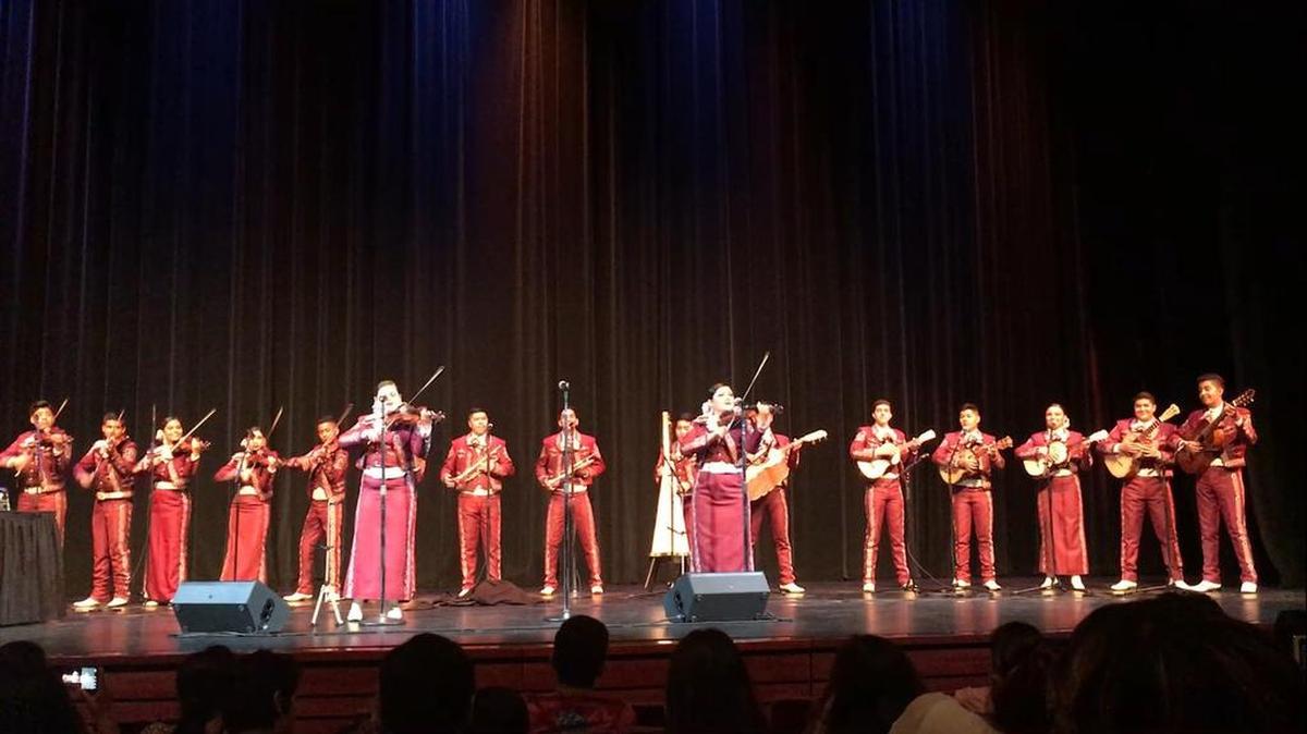 Los jóvenes integrantes del Mariachi Espuelas de Plata de la North Side High School conquistaron recientemente el campeonato nacional en California.
