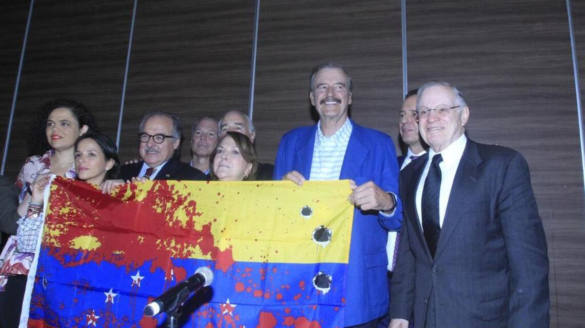 Venezolanos se aprestan a votar en Plebiscito Nacional
