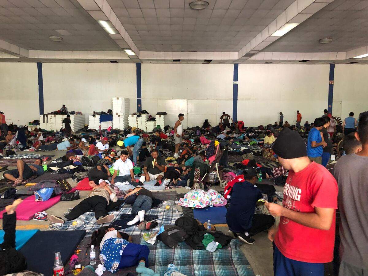 Un albergue en León, Guanajuato cobija a migrantes que viajaban en la caravana.