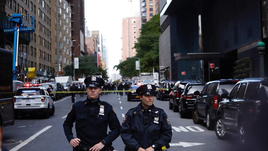 Autoridades interceptan paquetes explosivos enviados a Clinton, Obama y CNN