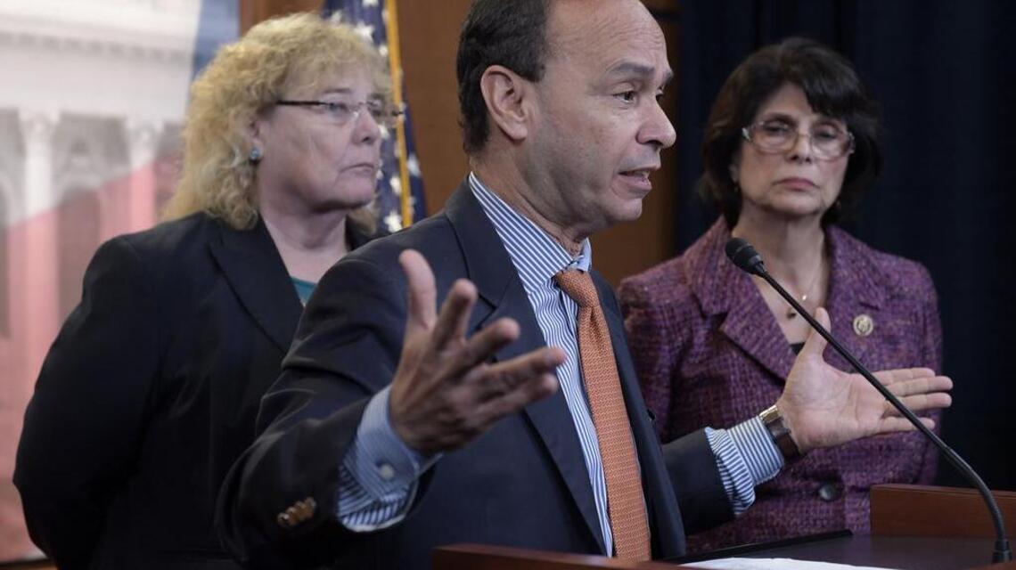 Legisladores hispanos advierten a Trump que soñadores ‘no son negociables’
