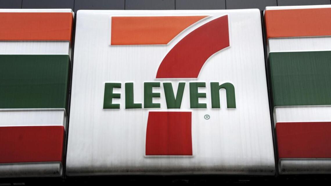 ICE detiene a una veintena de personas durante redada en tiendas 7-Eleven