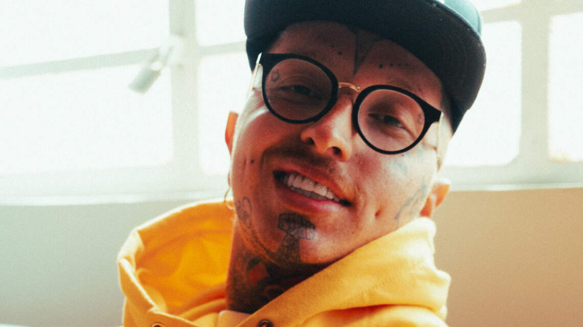 Nanpa Básico con una identidad única