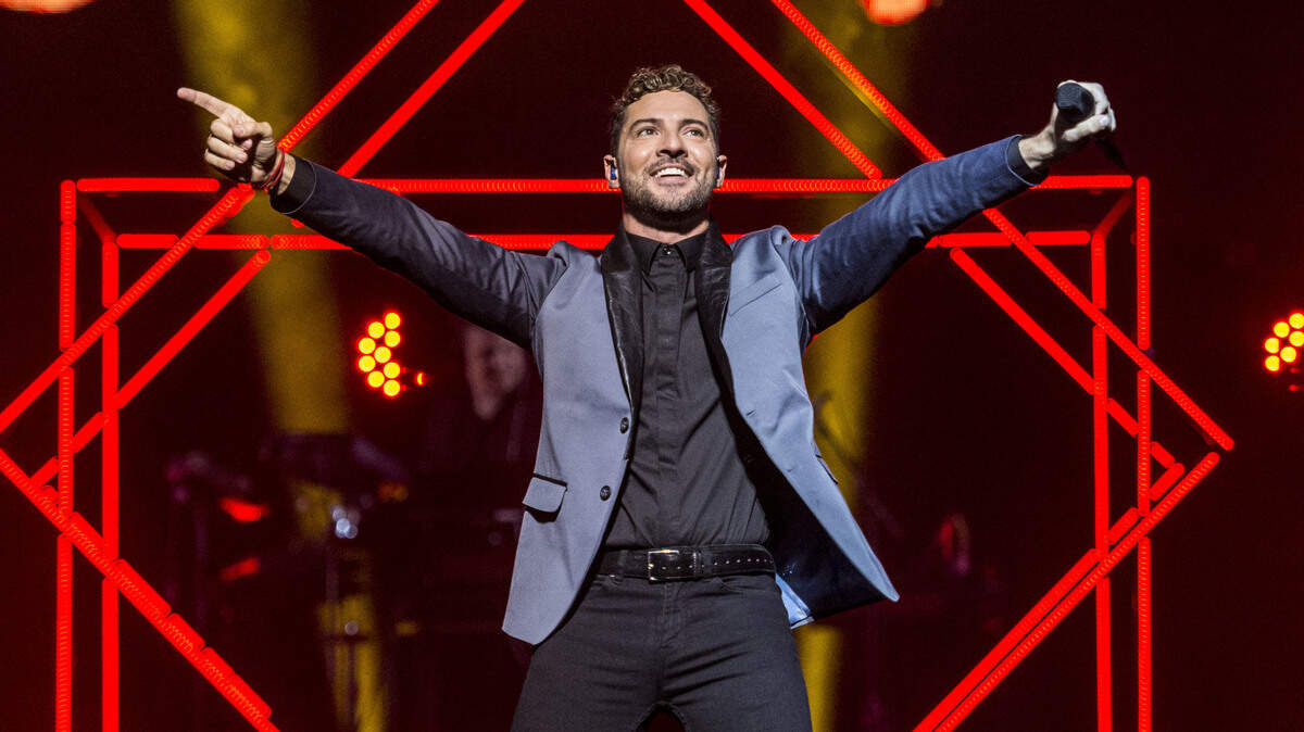 David Bisbal invita a las personas a su concierto el 18 de febrero en el House of Blues de Dallas.