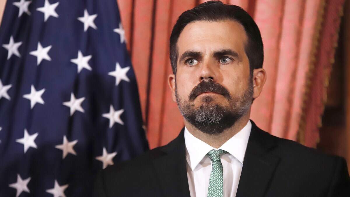 El gobernador de Puerto Rico, Ricardo Rossello, se dirige a los medios de comunicación en la sede del Gobierno de Fortaleza, en San Juan, Puerto Rico.