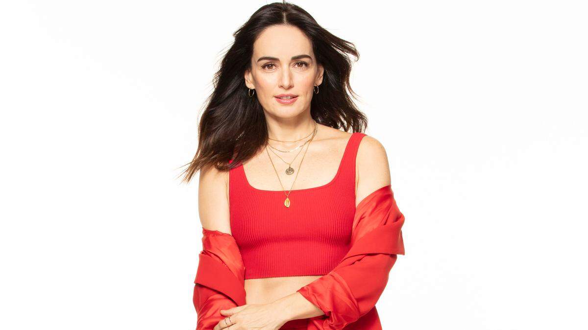 Ana de la Reguera estrena su nueva producción, escrita y protagonizada por ella misma, una serie que lleva por título “ANA” y que juega con su nombre.