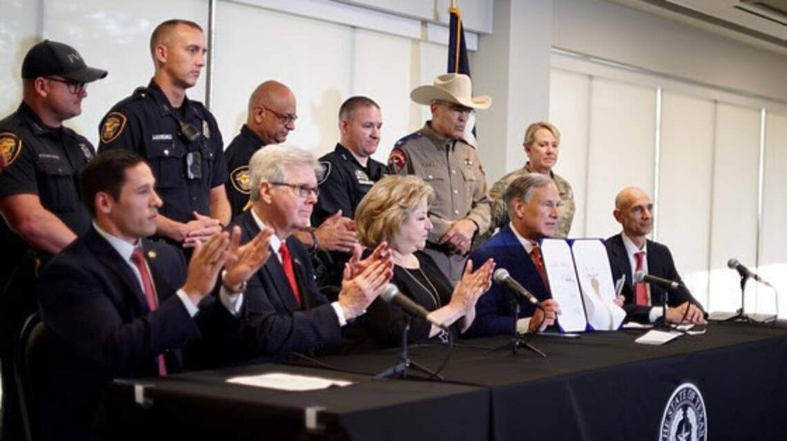 Abbott approves nearly $2 billion for border security in Texas | Fort ...