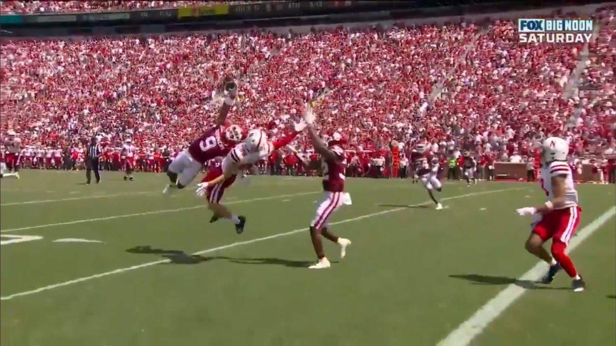 Oklahoma cornerback D.J. Graham, who attended Keller Central, made an incredible interception in the Sooners’ 23-16 win over Nebraska on Saturday.
