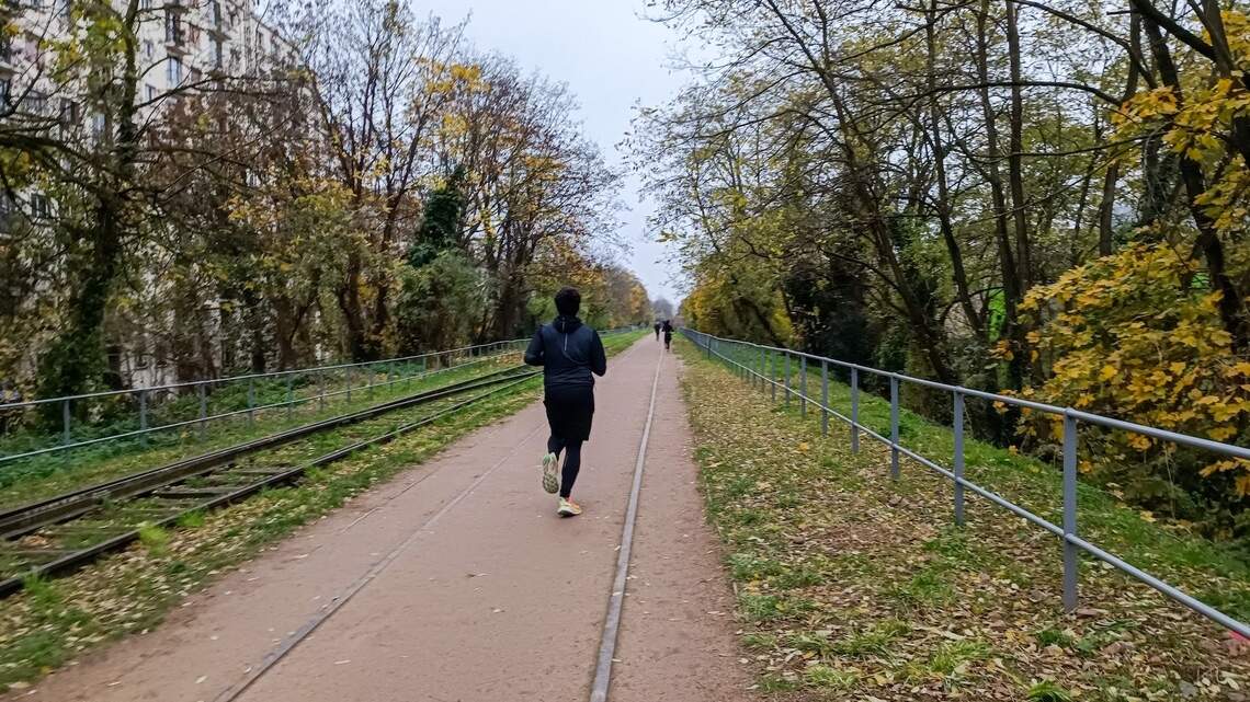 Rucking builds strength and burns calories: Here’s what Stanford doctors say men over 40 need to know