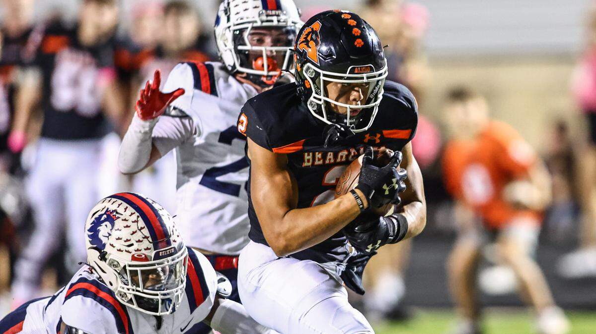 Aledo’s Kaydon Finley and the Bearcats remain at No. 1 in the Class 5A area rankings.