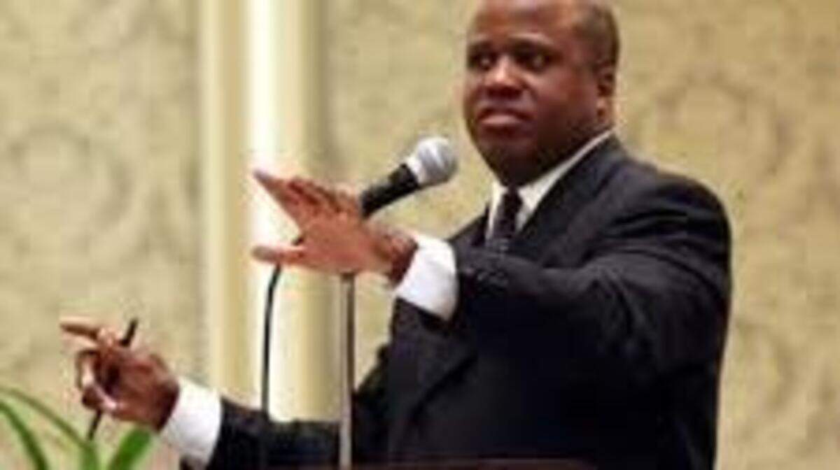 Former Star-Telegram writer and local radio sports talk show host Roger B. Brown has passed away at 61.
