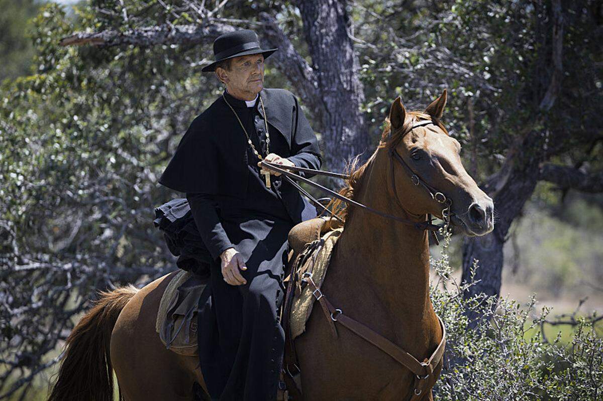 Sebastian Roché as Father Renaud in season 2, episode 1 of “1923” streaming on Paramount+.
