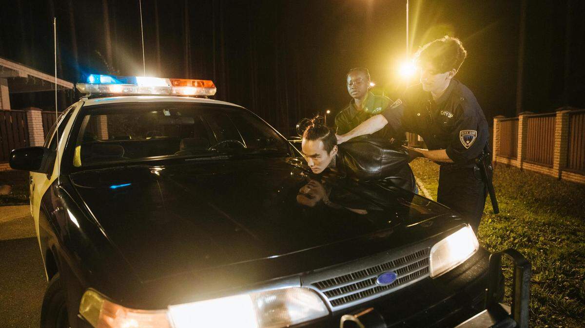 In Texas, law enforcement officers are not allowed to set up random sobriety checkpoints to check drivers for signs of intoxication. Instead, officers must have reasonable suspicion that a driver is impaired before pulling them over and conducting field sobriety tests. Stock image