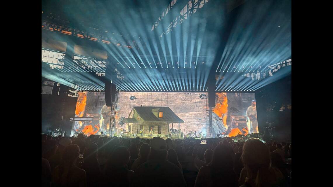 Here’s everything that was on Noah Kahan’s 2-hour Arlington setlist