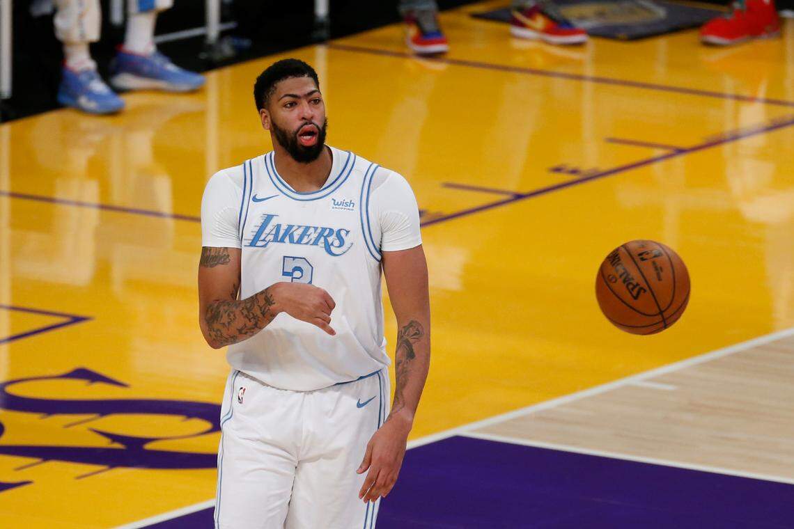 Los Angeles Lakers’ Anthony Davis (3) in the second half of an NBA basketball game against the Dallas Mavericks Friday, Dec. 25, 2020, in Los Angeles. (AP Photo/Ringo H.W. Chiu)
