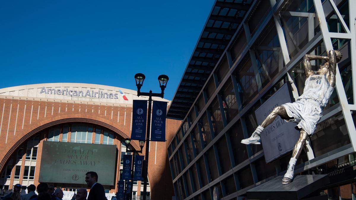 The American Airlines Center in Dallas, is shown on Dec. 25, 2022. (AP Photo/Emil T. Lippe)