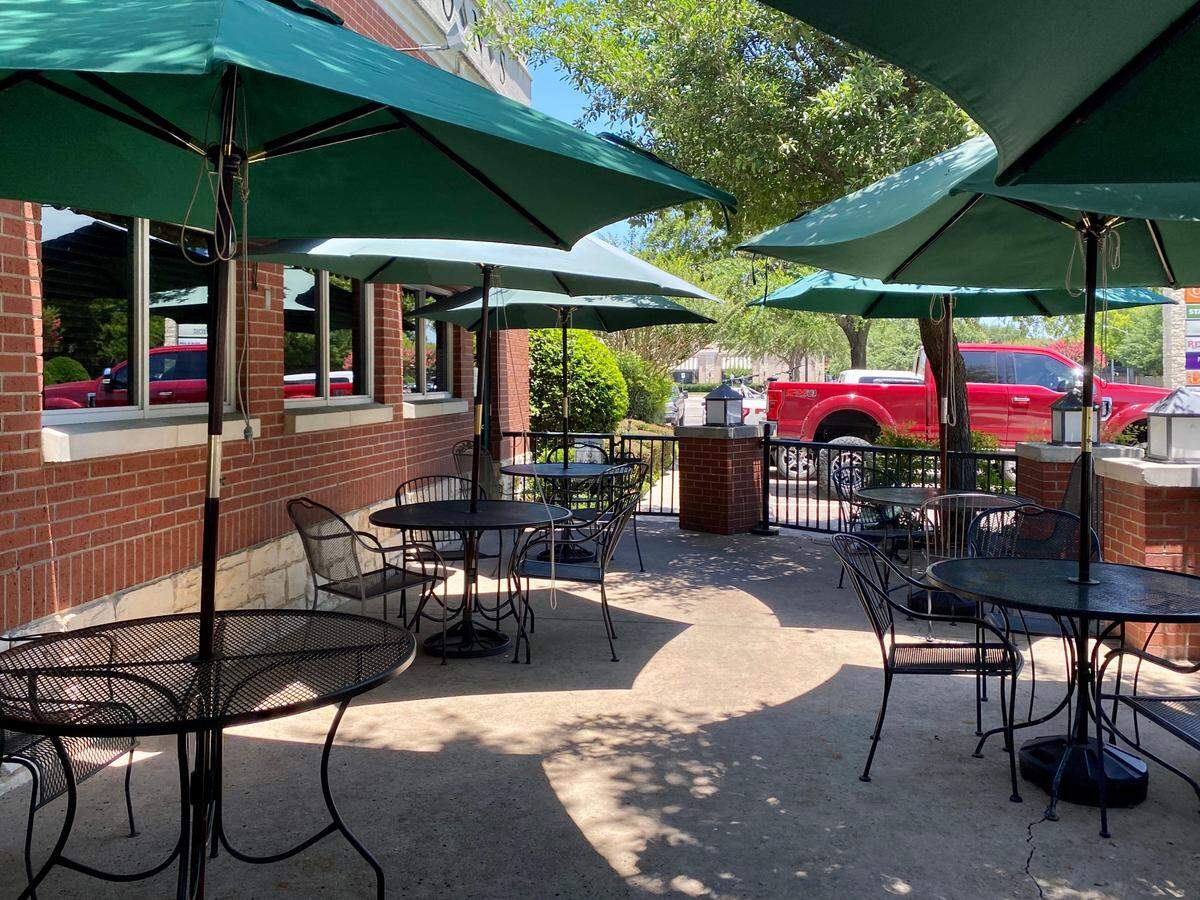 The shady patio at Charleston’s has added fans.