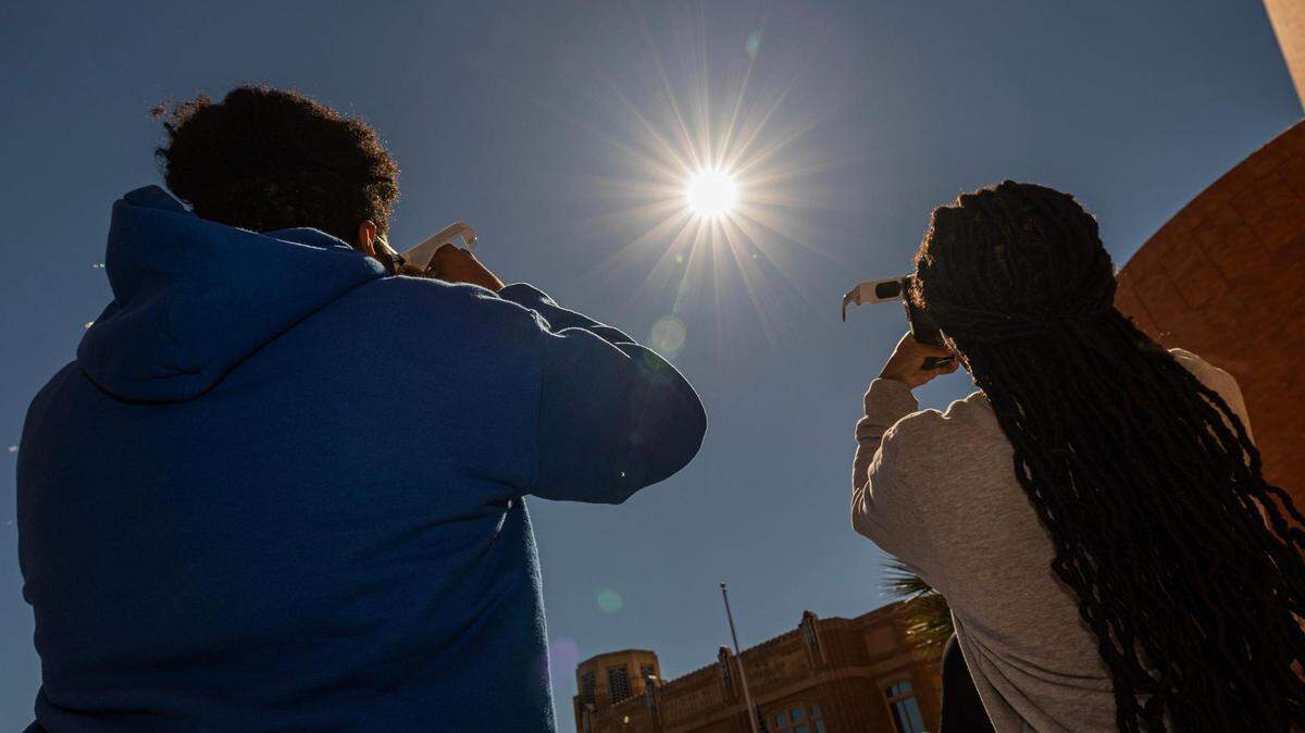 Exactly what time is the April 8 total solar eclipse in Dallas-Fort Worth, for how long?