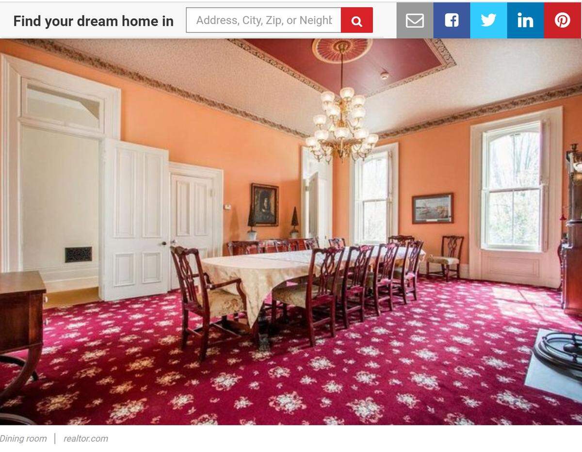Dining room.