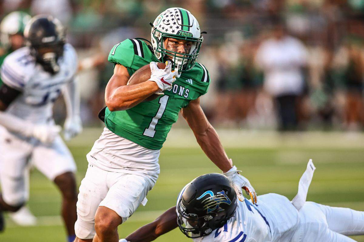 Southlake Carroll running back Riley Wormley scores on a 35-yard run in the second quarter against Trophy Club Byron Nelson in a District 4-6A game on Friday, September 13, 2024 at Dragon Stadium in Southlake, Texas.