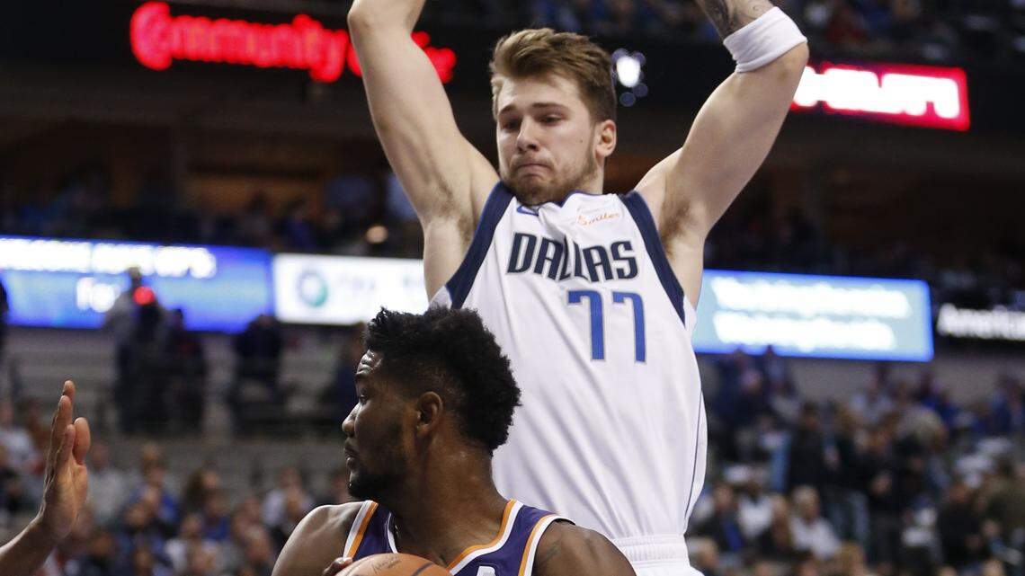 DeAndre Ayton struggled Wednesday night against Luka Doncic and the Dallas Mavericks. The Phoenix Suns’ rookie has been good, but Doncic has been the better rookie so far.