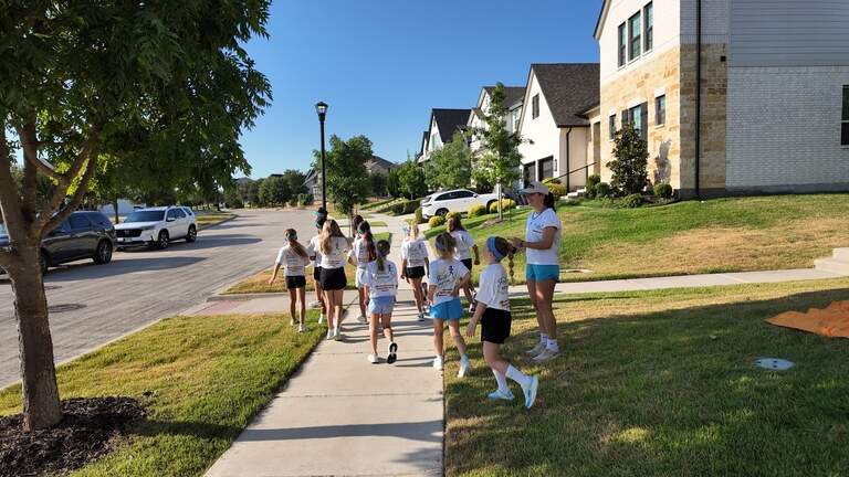 Daughter of late Bowie House general manager creates run club in his honor