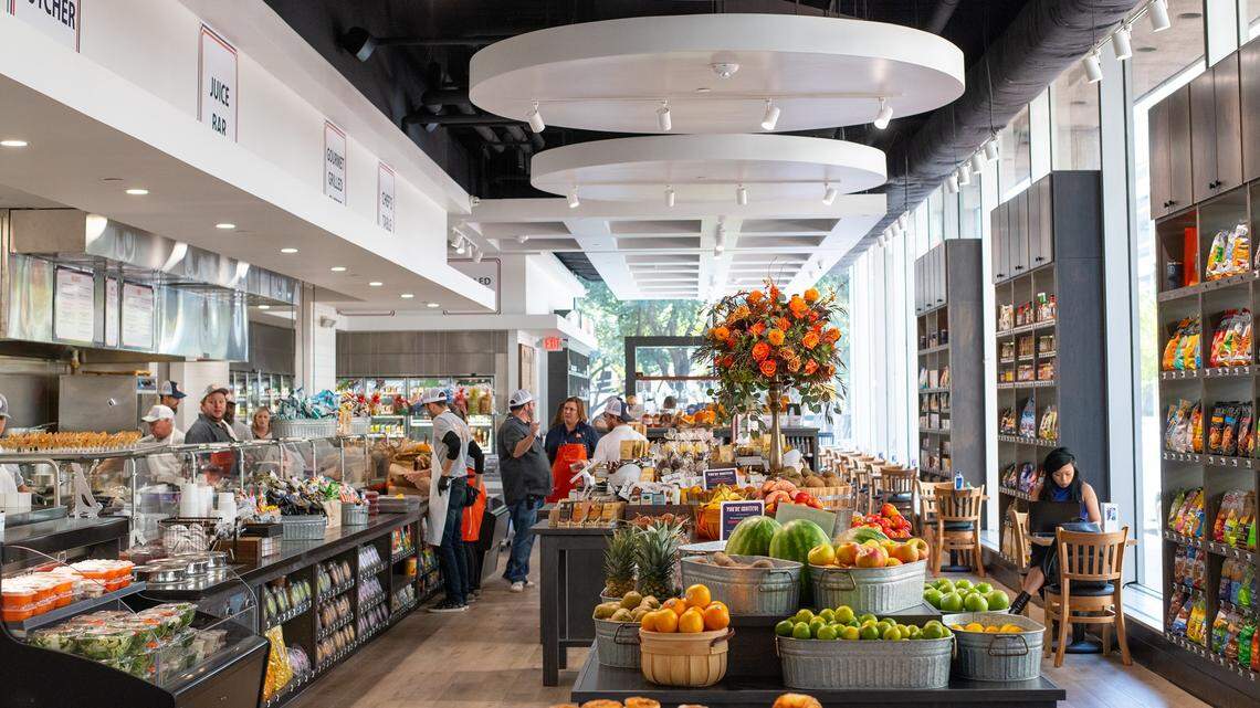 Neighbor’s House Grocery in downtown Fort Worth has a deli counter, lunches — and free parking