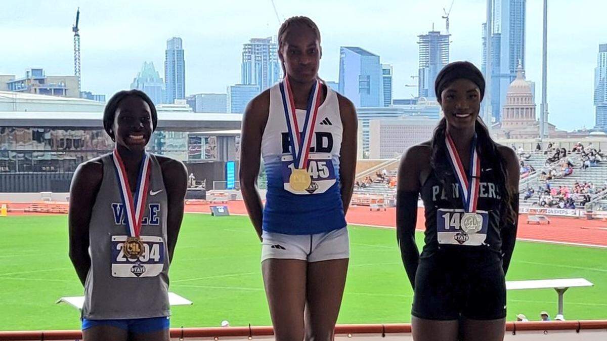 Fort Worth Dunbar’s Kalani Lawson is the 2024 Class 4A girls 100 meter hurdles state champion.