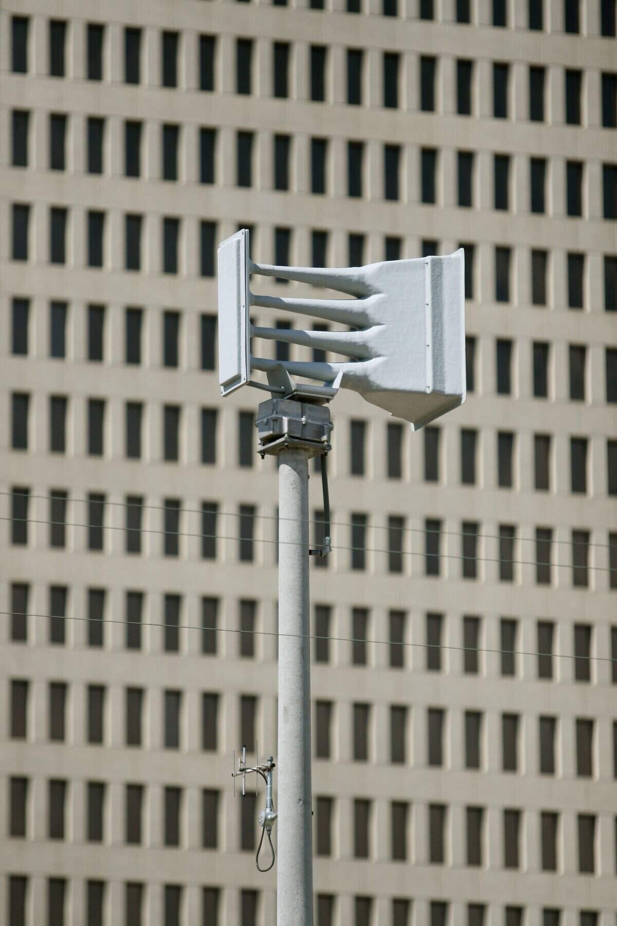 A storm siren behind Fort Worth Fire Station #2 ( at Macon and W. 13th ) in downtown Fort Worth, April 27, 2007. The building at Burnett Plaza is in the background. (Fort Worth Star-Telegram/Paul Moseley)