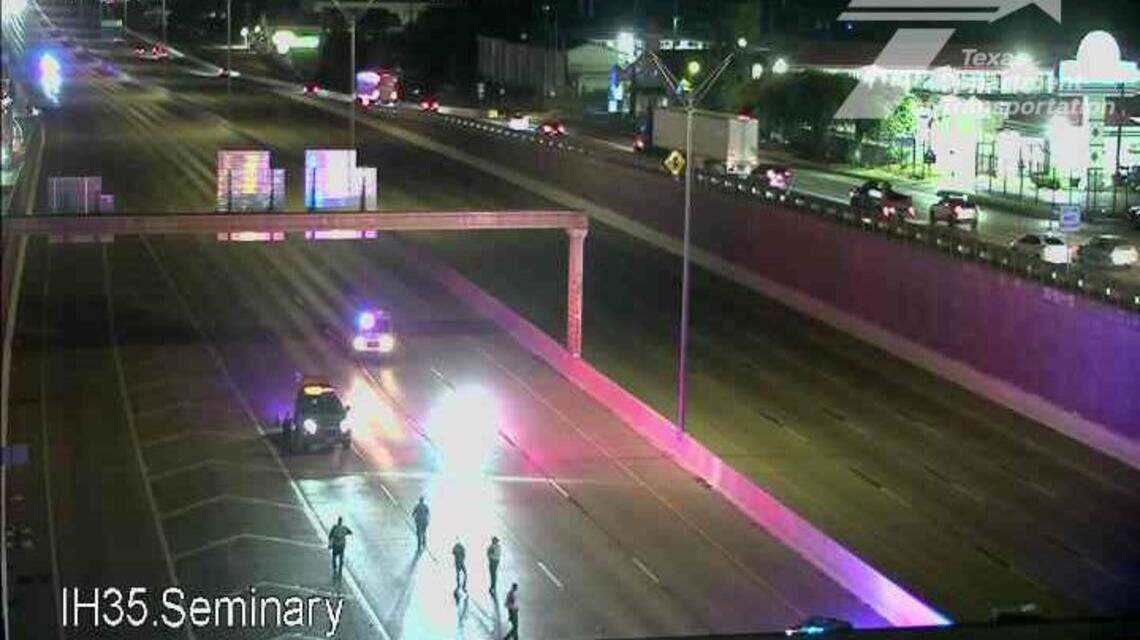 Fatal crash closes I-35W in both directions in south Fort Worth for hours