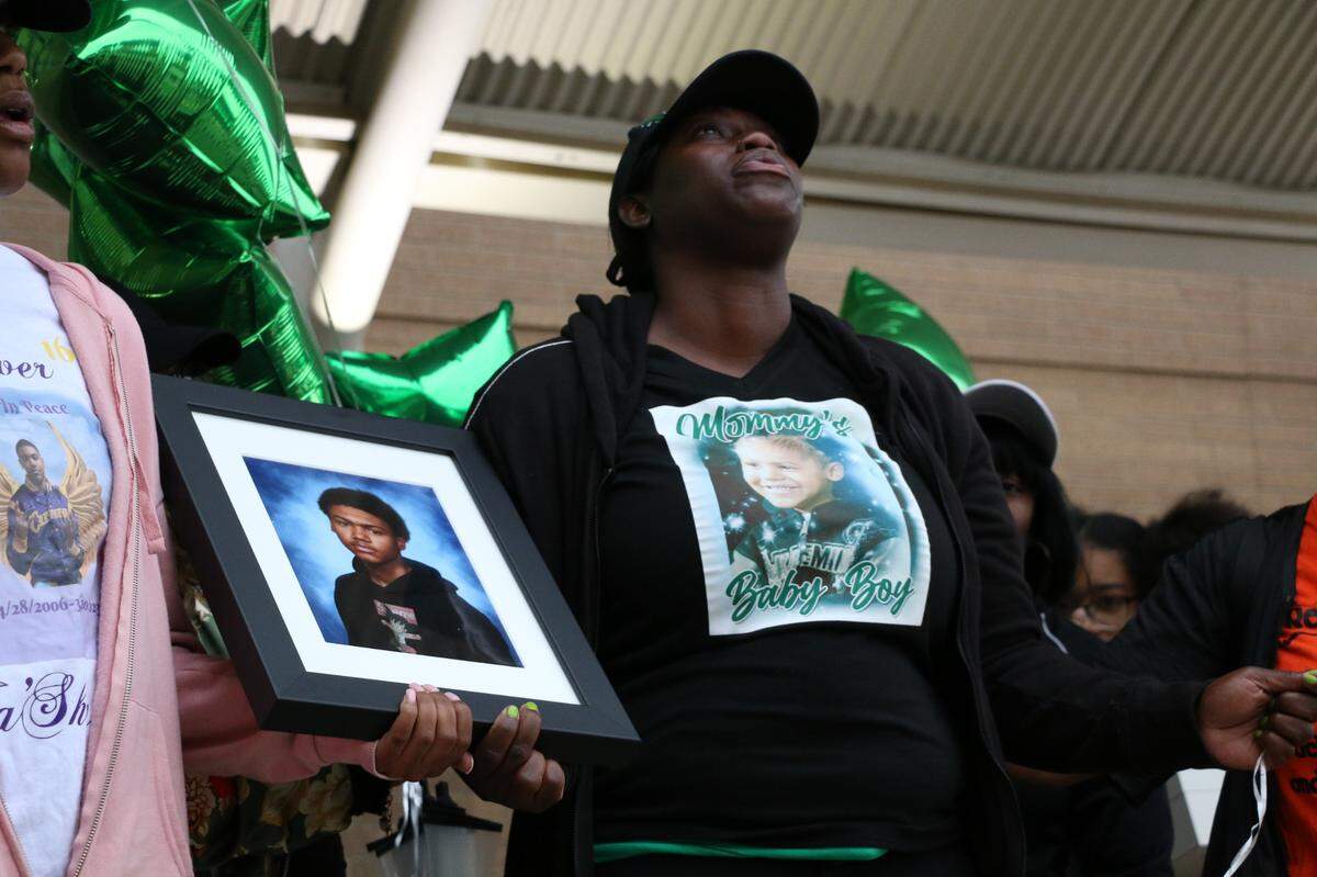 Ja’Shawn Poirier’s mother, Roshone Jacob, and other loved ones released green balloons for him on what would have been his 17th birthday outside of Lamar High School on Friday, April 28, 2023.