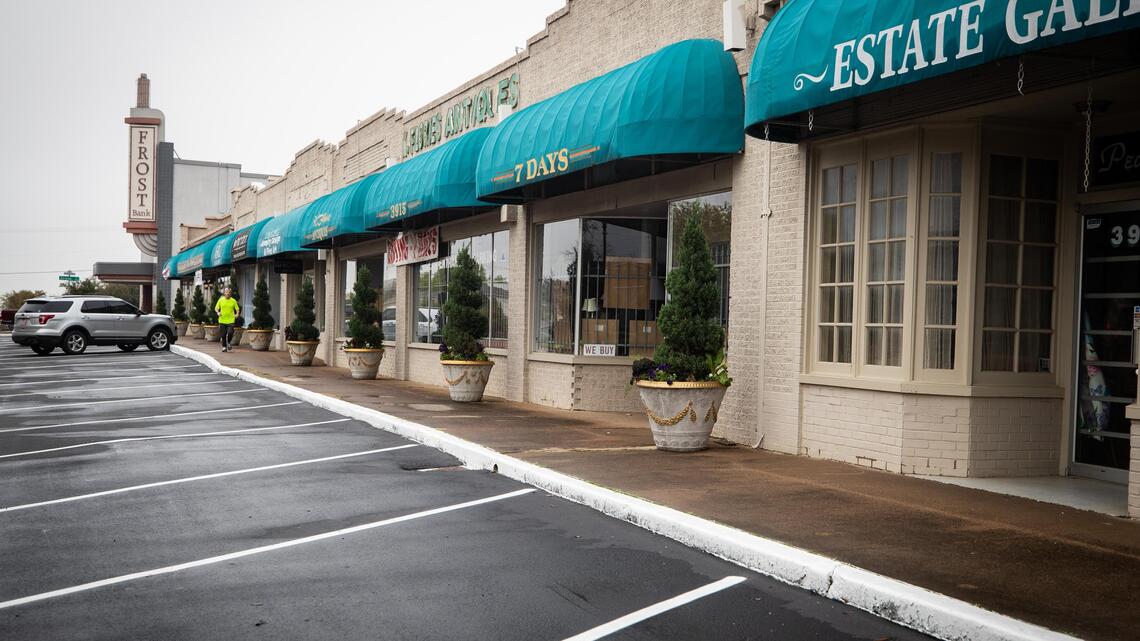 Texas lawmaker: Elected officials shouldn’t be paid next time they close businesses