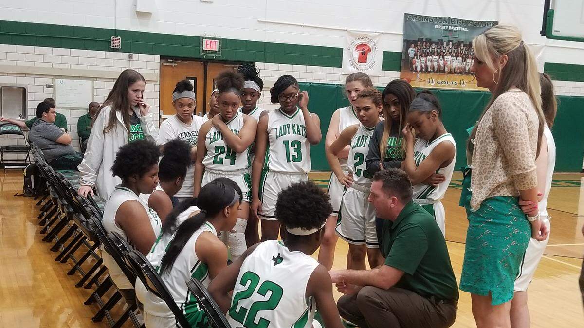 Kennedale coach Garrett Hilton instructs his troops during Kennedale’s 55-43 loss to Dallas Pinkston in the Class 4A area-round game at Arlington High School.