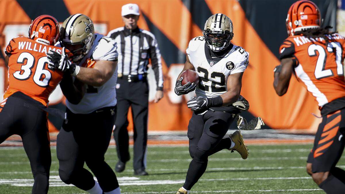 New Orleans Saints running back Mark Ingram (22) runs the ball in the first half of an NFL football game against the Cincinnati Bengals, Sunday, Nov. 11, 2018, in Cincinnati.