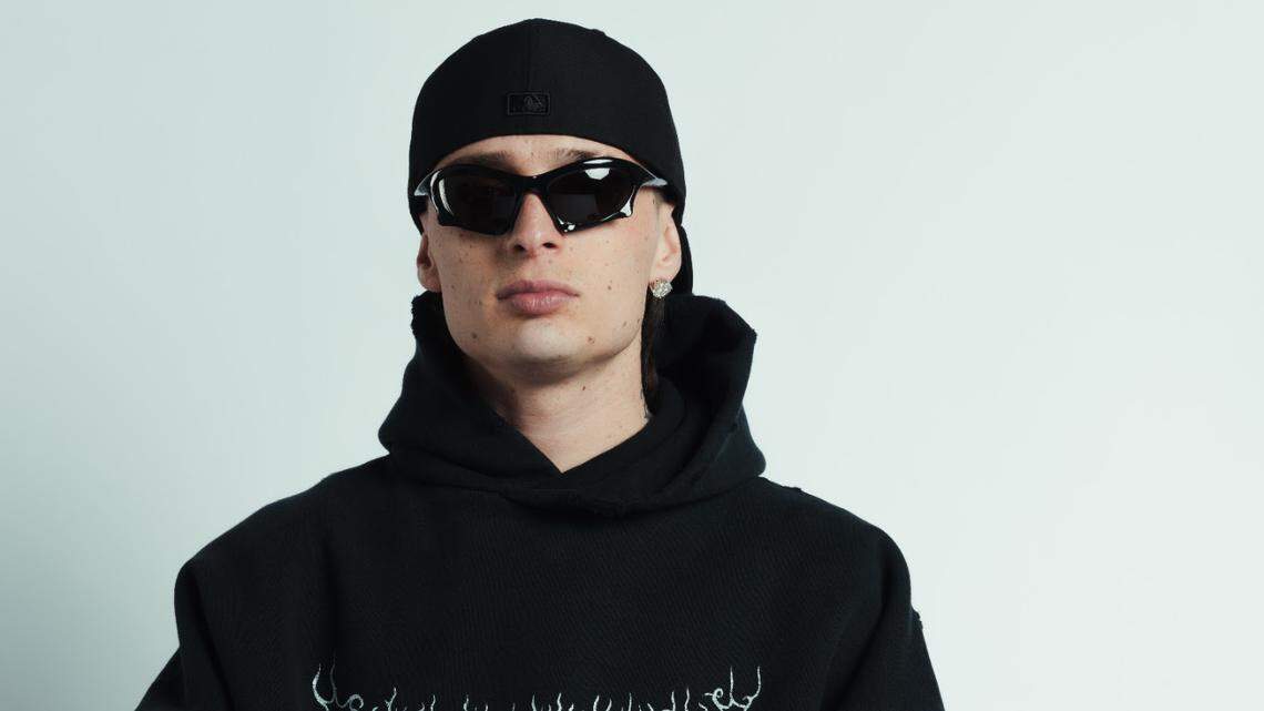 Mexican superstar Peso Pluma is returning to Dickies Arena this summer on a new tour.