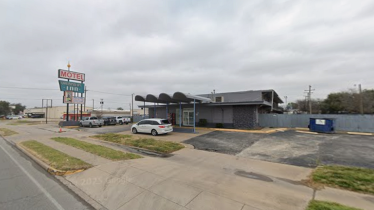Mom accused of drowning newborn girl in bathtub at Fort Worth motel: affidavit