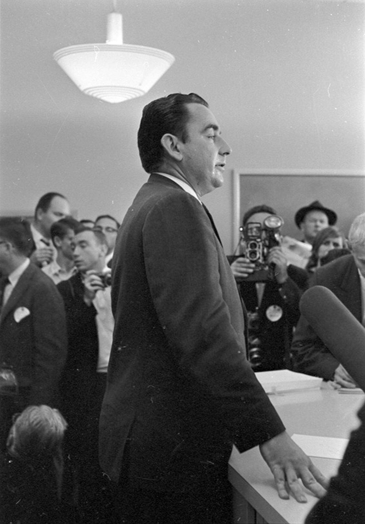 Nov. 22, 1963: Assistant presidential press secretary Malcolm Kilduff announces death of President John F. Kennedy to reporters in a classroom at U.T. Southwestern Medical School next to Parkland Hospital, Dallas.
