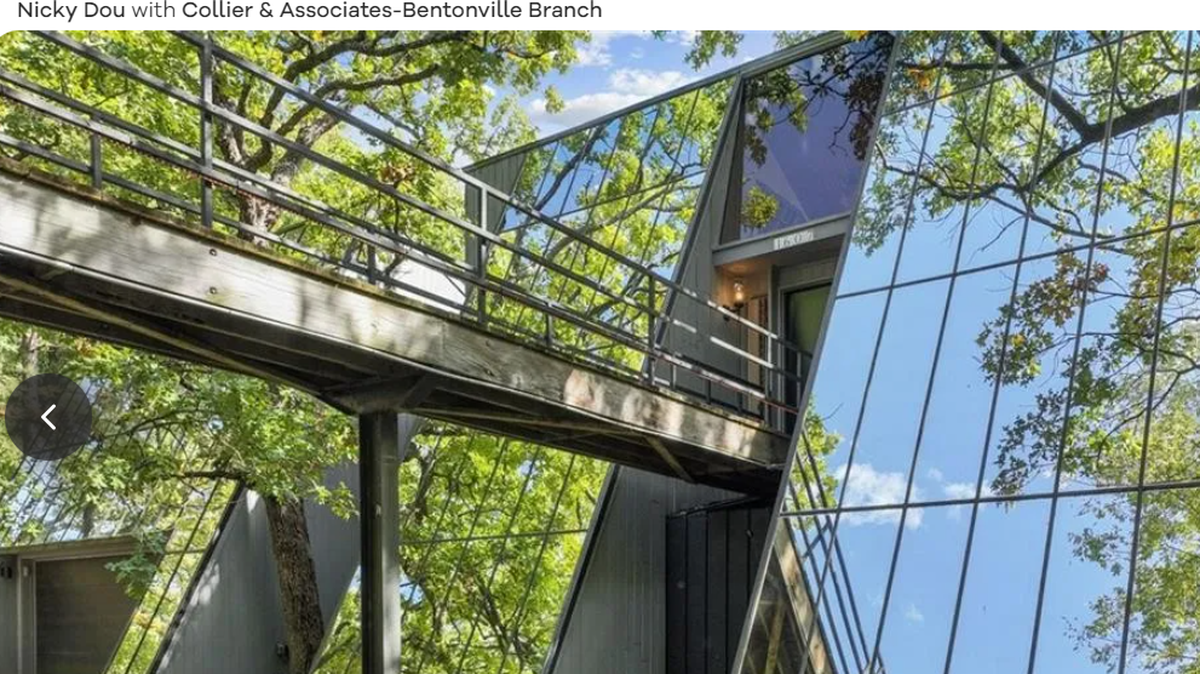 Exterior of the mirror house