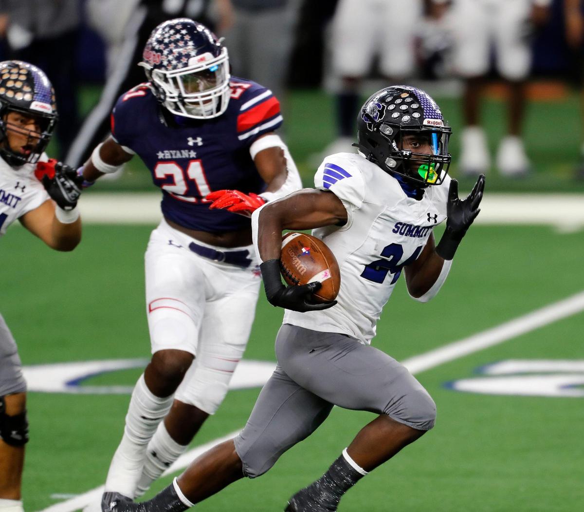 Summit running back Keon Hobbs (24) heads up field for their first touchdown during the Conference 5A Division 1 2020 state championship semi-final football game at AT&T Stadium in Arlington, Texas, Friday, Jan. 08, 2021. Ryan led Summit 21-13 at the half. (Special to the Star-Telegram Bob Booth)
