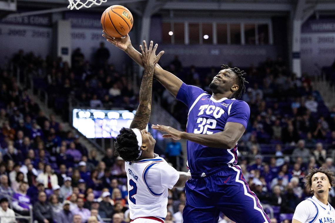 TCU’s Malick Diallo goes for a layup. 