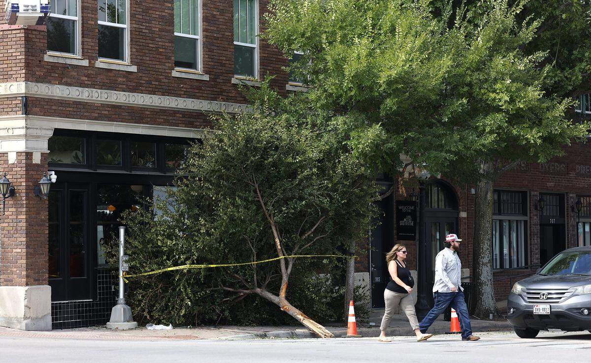 Aug. 30, 2024: Damage can be seen at the intersection of Magnolia and Hemphill streets after a vehicle lost control and crashed into Walloon's Restaurant in Fort Worth.