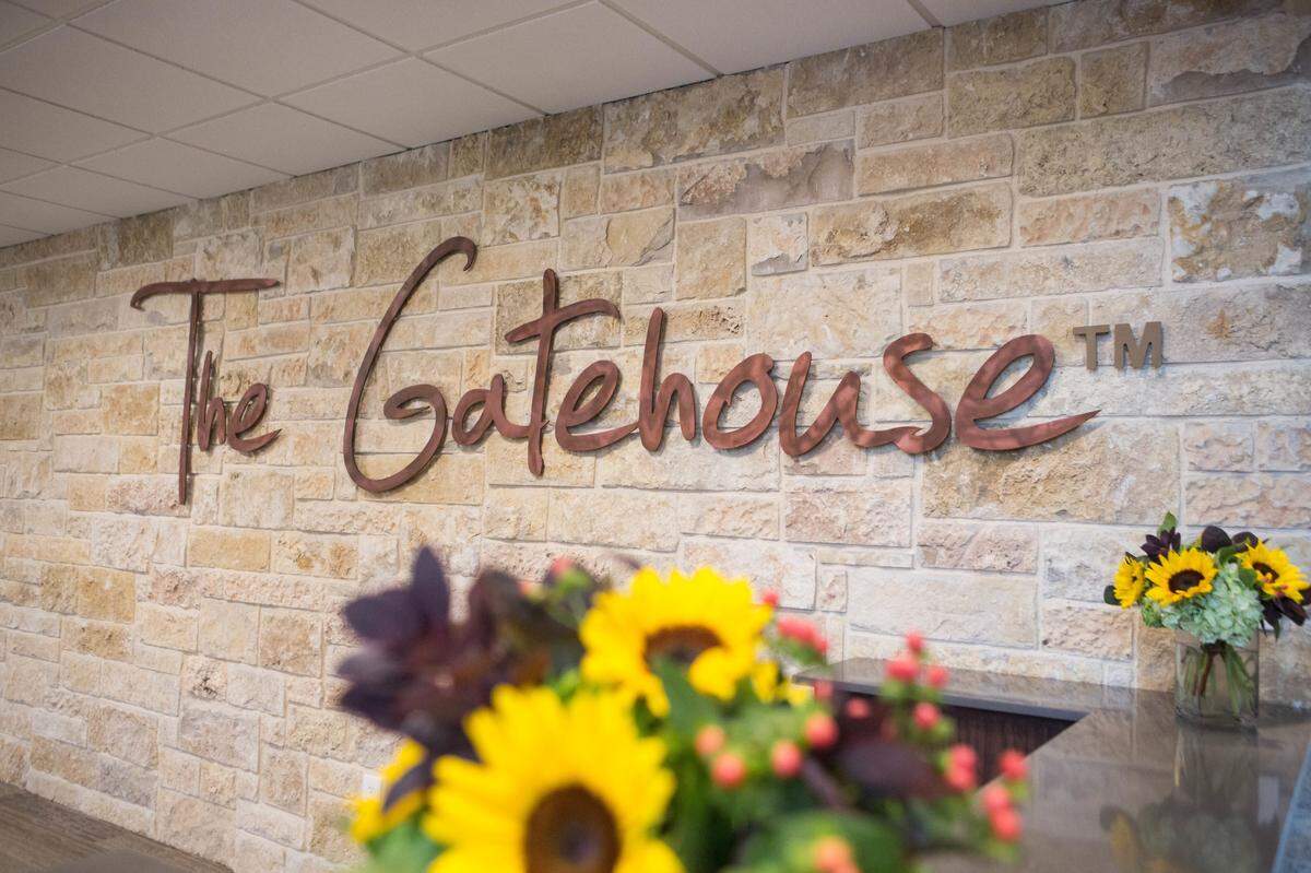 The Gatehouse offers housing, transportation, food, education, job training, medical care, clothing, counseling and life-skills mentoring to help single moms overcome challenges.