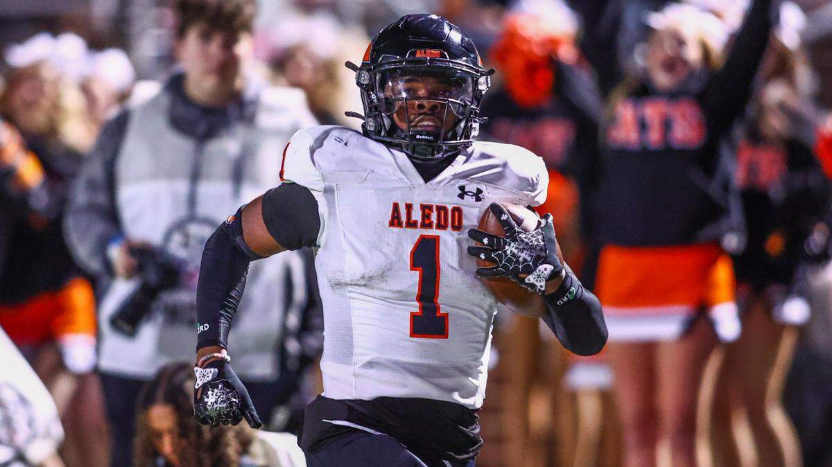 Aledo running back Raycine Guillory Jr. and the Bearcats will face Tasocsa on Friday, Nov. 29 in Snyder.