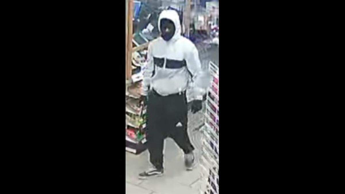 Dallas police are asking for the public’s help identifying a suspect who they say was seen on video fatally shooting a 7-Eleven clerk.