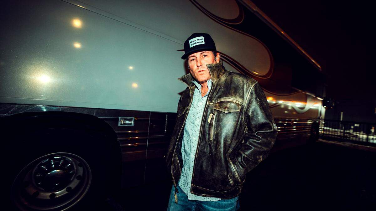 Casey Donahew is playing Billy Bob’s Texas on Oct. 12.