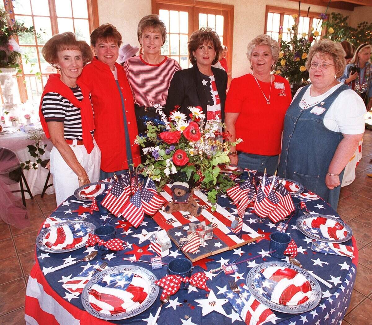 May 7, 1999: The Southlake Garden Club held their annual Table Top Competition at the Clubhouse of Southridge Lakes. From left: Linda Vilt, Brenda Sullivan, Betty Moore, Frann Brown, Pam Dieterich, Jackie Giffin.